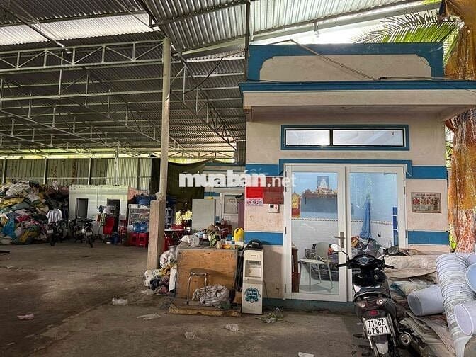 Đất nhà xưởng kho bãi + 1 cửa hàng đang bán và 1 nhà ở