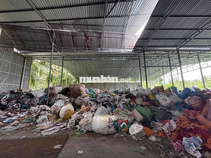 Đất nhà xưởng kho bãi + 1 cửa hàng đang bán và 1 nhà ở