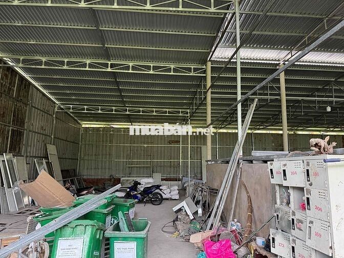 Đất nhà xưởng kho bãi + 1 cửa hàng đang bán và 1 nhà ở