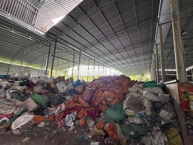 Đất nhà xưởng kho bãi + 1 cửa hàng đang bán và 1 nhà ở