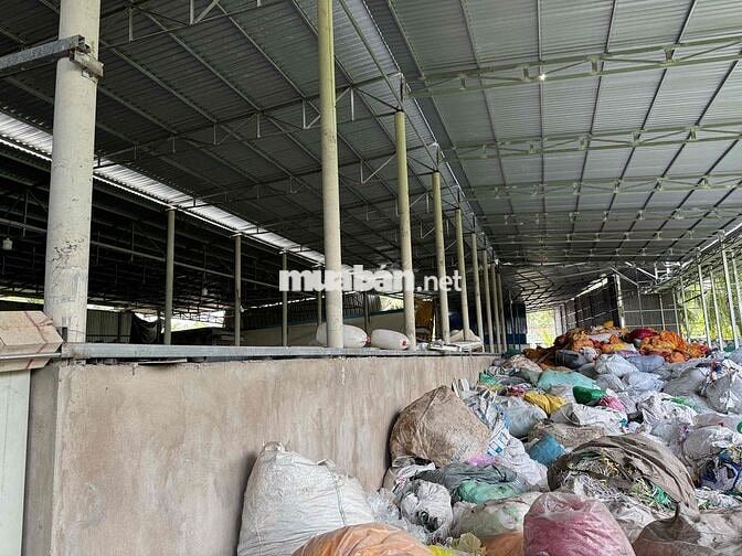 Đất nhà xưởng kho bãi + 1 cửa hàng đang bán và 1 nhà ở