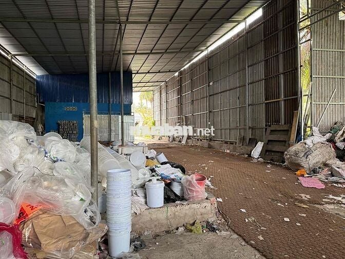 Đất nhà xưởng kho bãi + 1 cửa hàng đang bán và 1 nhà ở