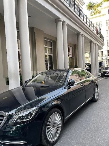 Chính chủ 100% bán xe Mercedes S450L màu xanh ngọc lục bảo 1 đời chủ 