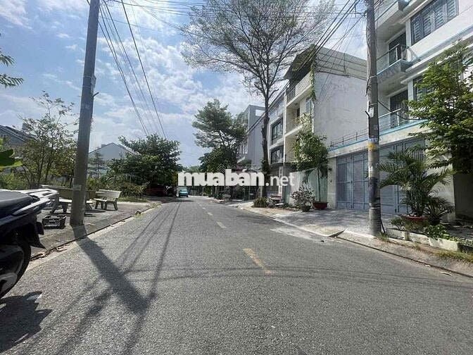 Cần bán gấp lô đất đẹp, vuông vức, xây dựng ngay–Quận 8-Sang tên ngay