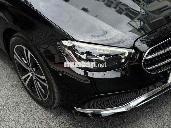 Mercedes Benz E180 model 2022 1 chủ