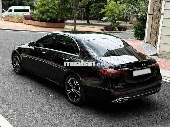 Mercedes Benz E180 model 2022 1 chủ