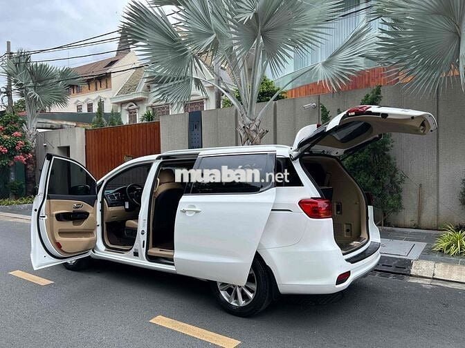Kia Sedona 2.2D máy dầu 7 chổ full option 2019