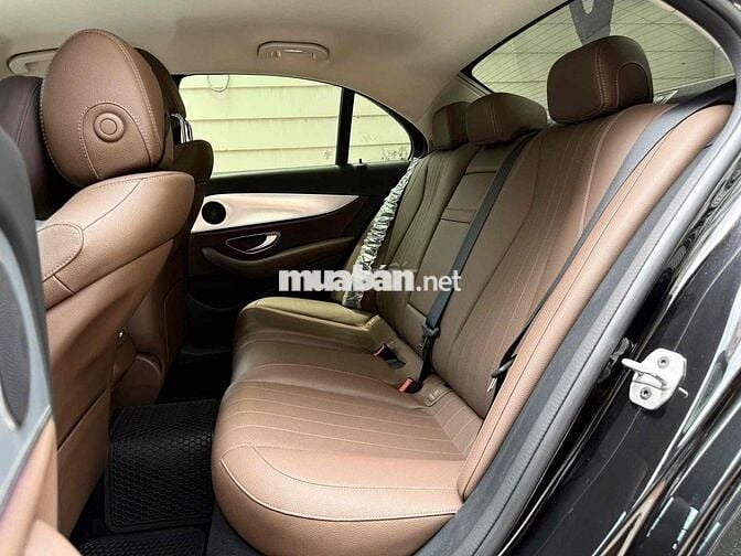 Mercedes Benz E180 model 2022 1 chủ