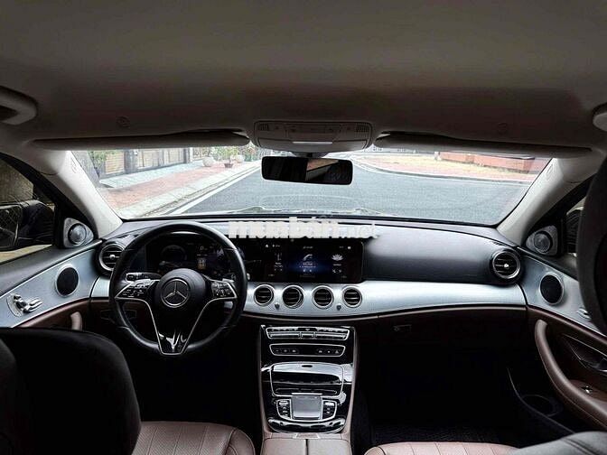 Mercedes Benz E180 model 2022 1 chủ