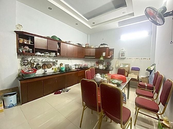 Bán nhà hơn 8 tỷ, 80m2, 3 Tầng, Ngay Tân Hương, Tân Phú