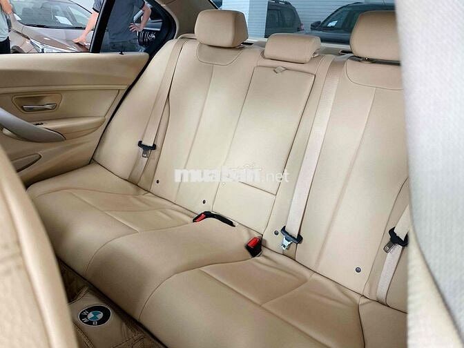 BMW 3 Series 2015 320i - 35000 km