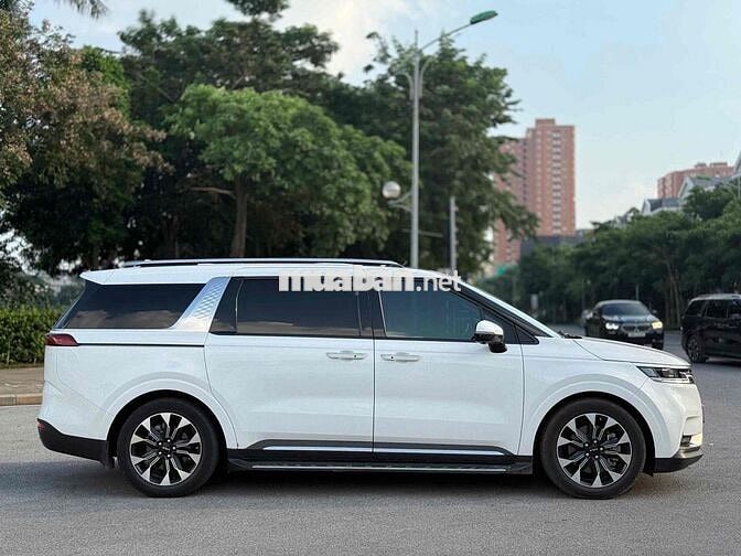 Kia Carnival 2021 2.2D Signature - 65000 km