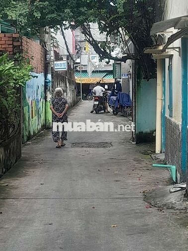 Chủ dễ rính cần bán nhà .gần chợ,hẻm thông thoáng.dân trí cao