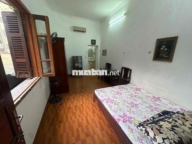 Cho thuê phòng ở khép kín 25m2 tại 462 Đội Cấn.