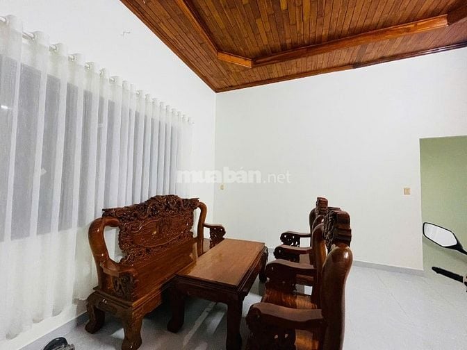 Bán nhà mới xây mặt tiền đường 107 giá tốt 