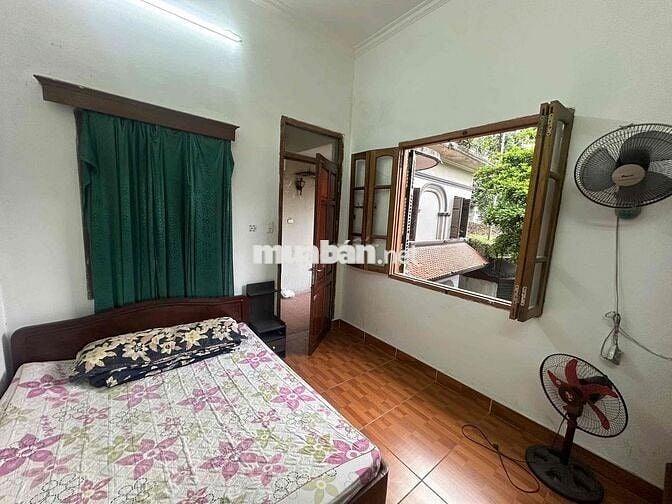 Cho thuê phòng ở khép kín 25m2 tại 462 Đội Cấn.