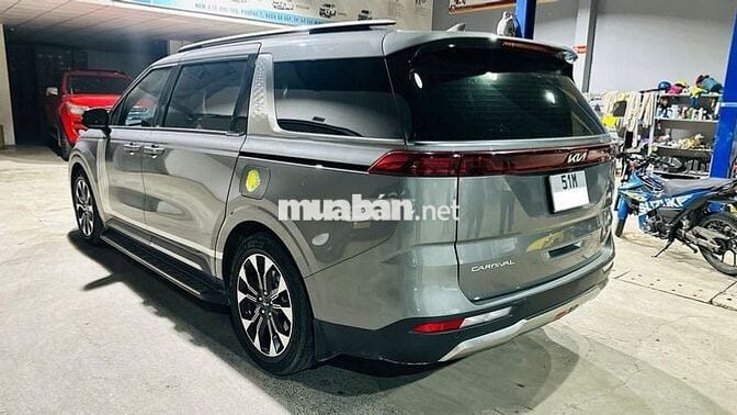 Kia Carnival 2024 Premium 7 ghế 20000 km cực keng