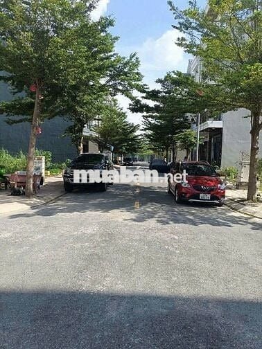 HOTT ! Vừa ra sổ 22 nền view sông, vị trí ngay sông cực kỳ đẹp.