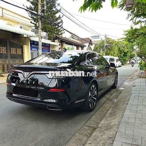 VinFast Lux A2.0 Premium 2021 - 43000 km