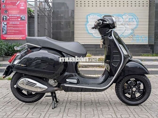 GTS SuperTech 300 HPE Màu Đen 2022