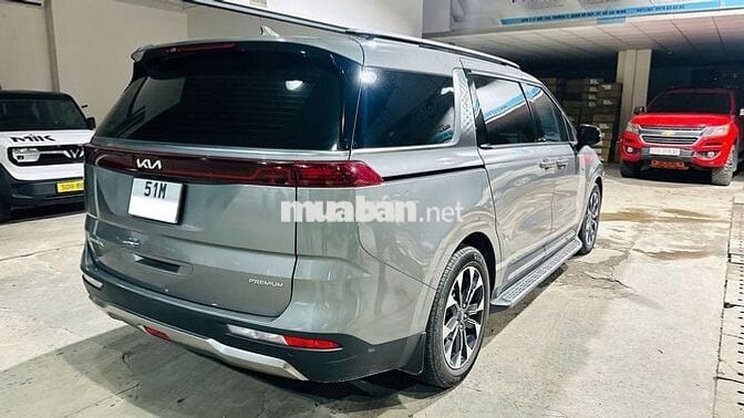 Kia Carnival 2024 Premium 7 ghế 20000 km cực keng