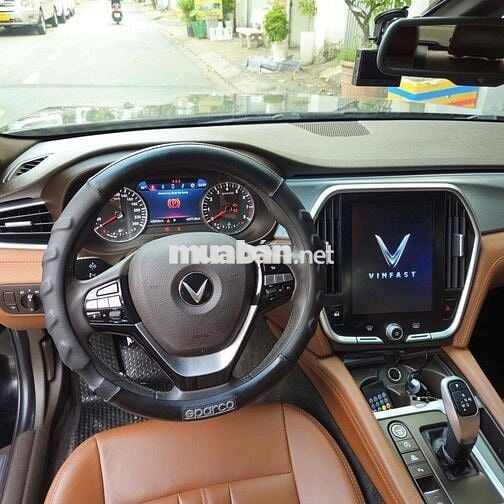 VinFast Lux A2.0 Premium 2021 - 43000 km