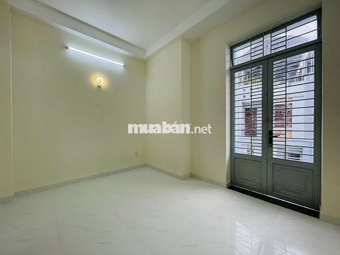 Xe hơi 7 chỗ ngủ nhà. Ngay Phạm Văn Đồng (4x15m) nở hậu 4 tầng - 4PN