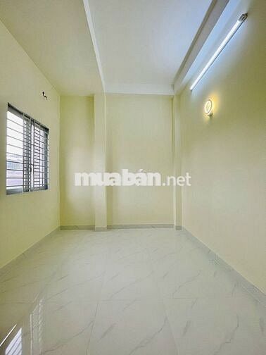 Xe hơi 7 chỗ ngủ nhà. Ngay Phạm Văn Đồng (4x15m) nở hậu 4 tầng - 4PN