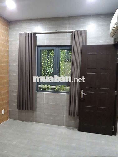 Nhà hẻm xe hơi và căn hộ cao cấp