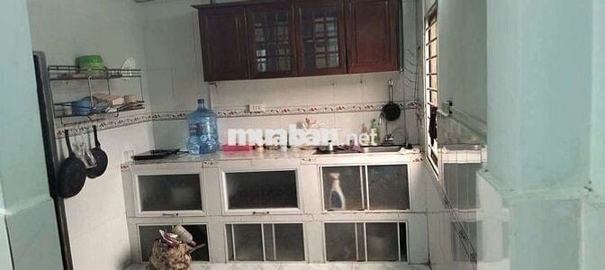 Nhà hẻm xe hơi và căn hộ cao cấp