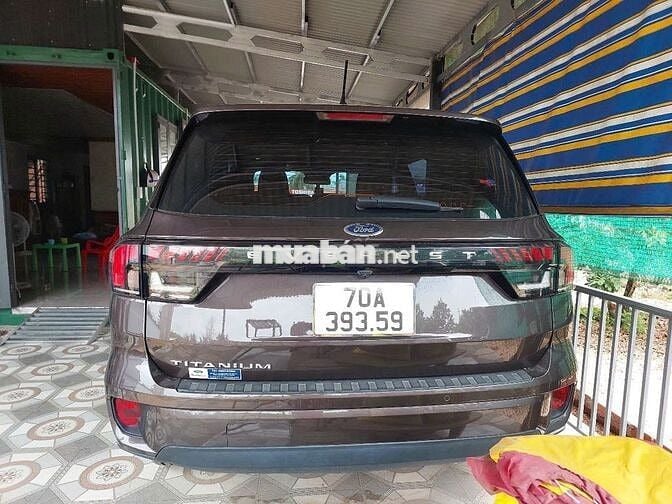 Bán xe Ford Everest Titanium 2022