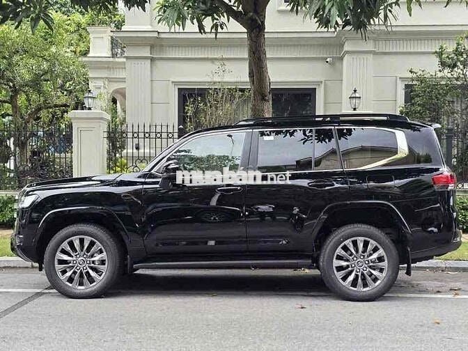 Toyota Land Cruiser 2025 3.5 V6 mới 100% 2025