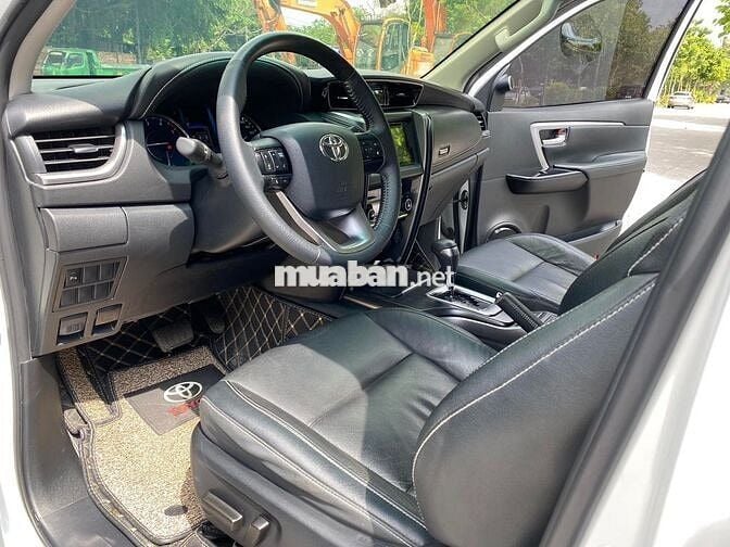 Toyota Fortuner 2021 số tự động máy dầu