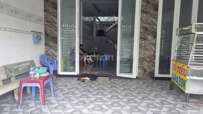 Bán nhà ngay cầu Tỉnh lộ 10, Bình Tân giá 1,72 tỷ Sổ hồng riêng