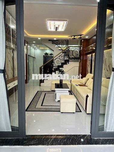 nhà mơi tuyệt dep, yen tinh .nay chủ hạ giá ban cho khach thiện trí.ib