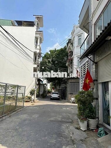 Bán Nhà Phố Phường Trường Thọ, Hẻm xe hơi 6m, 1 trệt 3 lầu 4pn 4wc