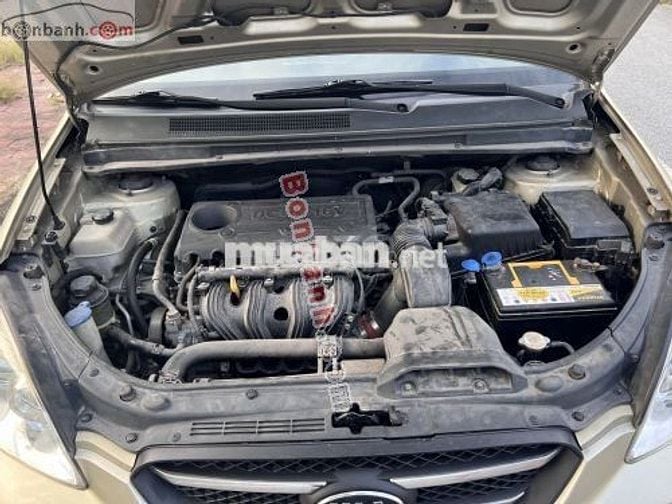 Kia Carens LX 1.6 MT 2010
