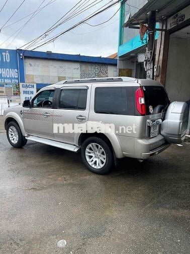 Ford Everest 2015 2.5L 4x2 AT - 120000 km