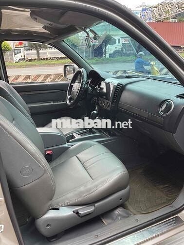 Ford Everest 2015 2.5L 4x2 AT - 120000 km