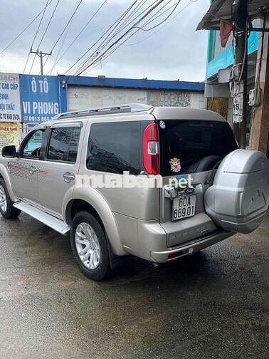 Ford Everest 2015 2.5L 4x2 AT - 120000 km
