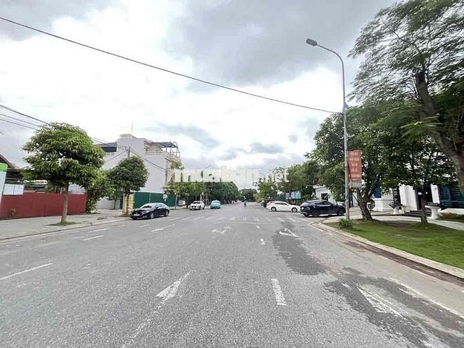 ĐẤT THÔNG SỐ ĐẸP -MẶT TIỀN 5.8M. Ô TÔ NGỦ ĐẤT - 50M RA TRƯỜNG QU