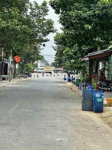 Cho thuê kho 250m2 có 3 pha gần chợ Dĩ An 1