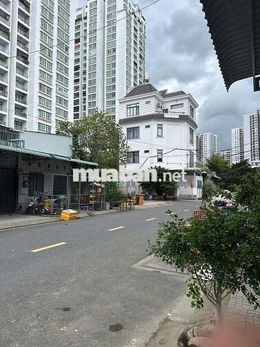 Cho thuê nguyên căn 1 trệt 1 lầu làm mb kinh doanh, gác cao. Đường lớn
