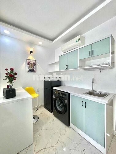 Cho thuê căn hộ Studio Tách bếp, Ban công MỚI Q1 gần cầu Nguyễn Văn Cừ