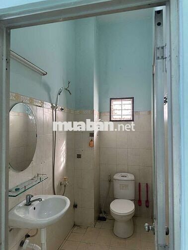 Cho thuê nhà mt hẻm tx 22  giá 7tr /th 2p ngủ 2wc