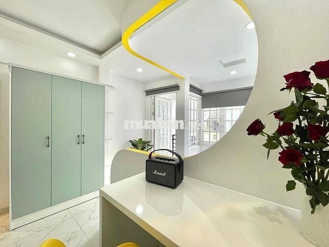 Cho thuê căn hộ Studio Tách bếp, Ban công MỚI Q1 gần cầu Nguyễn Văn Cừ