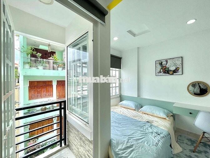 Cho thuê căn hộ Studio Tách bếp, Ban công MỚI Q1 gần cầu Nguyễn Văn Cừ