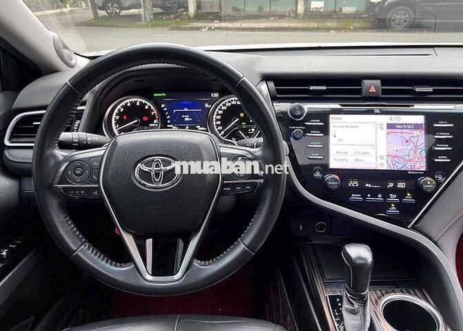Toyota Camry 2020 2.5Q - 82000 km