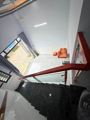 Ngộp ! Bán  căn nhà cấp 4 có lửng ở ngay TT Củ Chi 86m2 SHR giá 920tr