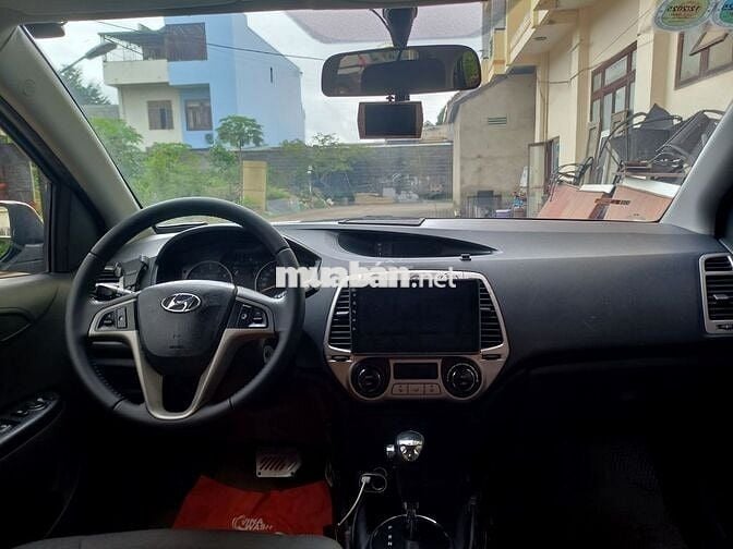 Hyundai i20 2011 1.4 AT - 135000 km chính chủ
